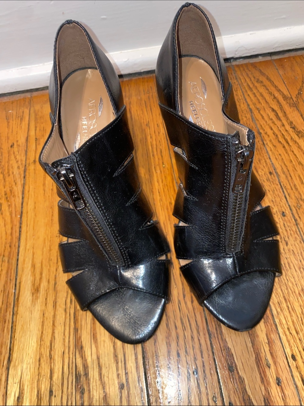 AEROSOLES Black Leather Front-Zip Peep-Toe Heels